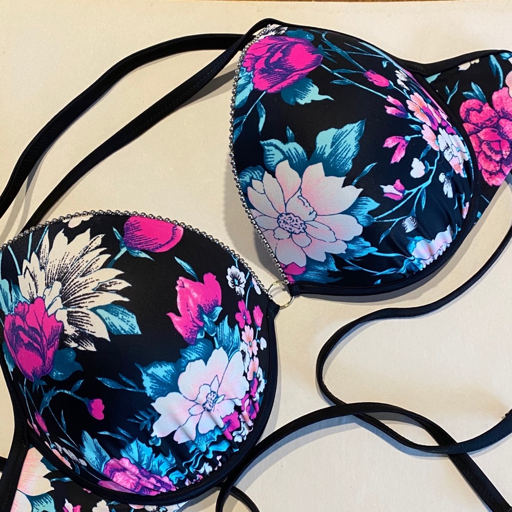 Shade & Shore Floral bikini top 34DD